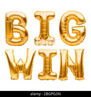 Golden Words BIG WIN fait de ballons gonflables dorés isolés sur blanc. Ballons d'hélium en feuille d'or, signe pour le casino en ligne, poker, roulette, fente Banque D'Images