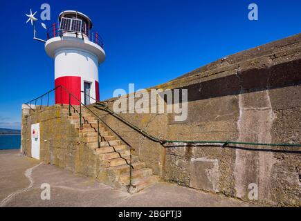 Irlande, Comté de Wicklow, ville de Wicklow, phare de Wicklow Harbour. Banque D'Images