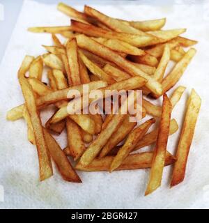 Avril 2020 - frites maison ou chips Banque D'Images