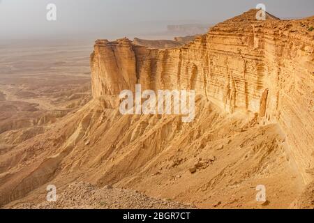 La périphérie du monde (Jebel Fihrayn), escarpement spectaculaire au nord-ouest de Riyad, Arabie Saoudite. Banque D'Images