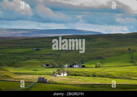 Homestead dans un paysage pittoresque dans le parc national de Northumberland près de Walltown Crags, Angleterre Banque D'Images