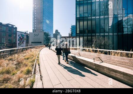 La High Line, appelée High Line Park, est un parc linéaire surélevé. Hiver. Banque D'Images