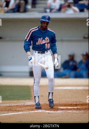 Jets de fraises Darryl à New York dans l'aire de baseball d'entraînement de printemps à Port St. Lucie, en Floride, le 12 mars 1989. Photo de Francis Specker Banque D'Images