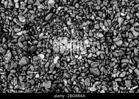 Un matin gris sur la rive de Shingle Street- Pebbles- Shingle Street, février 2017 Banque D'Images