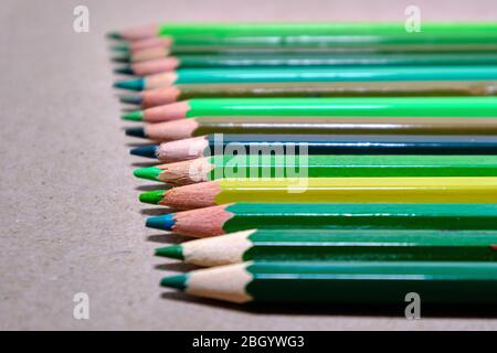 Gros plan de crayons de couleur. Banque D'Images