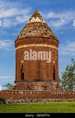 Mausolée historique de Selcuk, dirigeant Huseyin Timur, dans la ville d'Ahlat, Turquie Banque D'Images