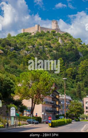 Cassino, Italie. 17 août 2019 : forteresse Rocca Janula. Château des siècles. La Rocca Janila était pendant des siècles le centre militaire de la seigneurie de l Banque D'Images