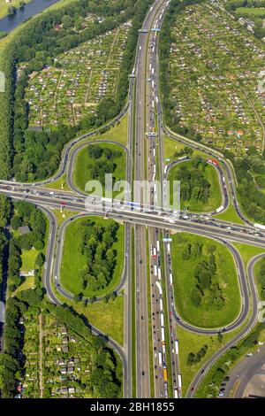 Intersection des autoroutes A 59 et A 40 à Duisburg, 09.06.2016, vue aérienne, Allemagne, Rhénanie-du-Nord-Westphalie, région de la Ruhr, Duisburg Banque D'Images