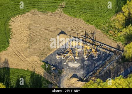 Chantier de construction d'une aire de jeux avec des installations d'escalade à Bockum-Hoevel à Hamm, 21.04.2016, vue aérienne, Allemagne, Rhénanie-du-Nord-Westphalie, région de la Ruhr, Hamm Banque D'Images