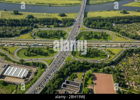 Intersection des autoroutes A 59 et A 40 à Duisburg, 09.06.2016, vue aérienne, Allemagne, Rhénanie-du-Nord-Westphalie, région de la Ruhr, Duisburg Banque D'Images