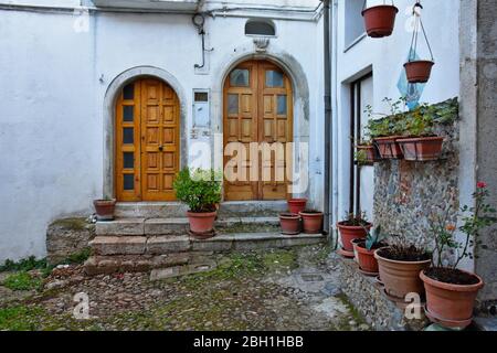 Le village de Buccino dans la province de Salerne, Italie Banque D'Images