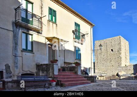 Le village de Buccino dans la province de Salerne, Italie Banque D'Images