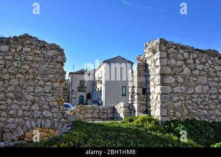 Le village de Buccino dans la province de Salerne, Italie Banque D'Images