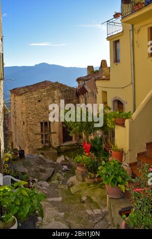 Le village de Buccino dans la province de Salerne, Italie Banque D'Images