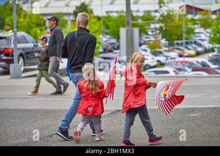 Les fans du FC Red Bulls Salzburg avant le match Banque D'Images