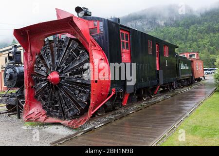 Chasse-neige rotative du chemin de fer du Col blanc et de la route du Yukon Banque D'Images