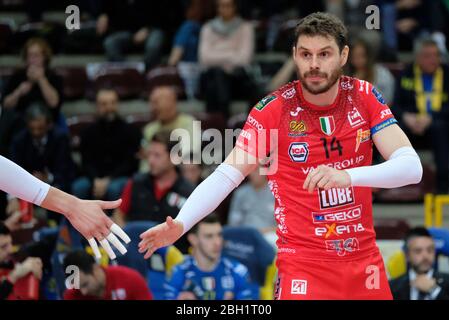 Vérone, Italie. 1 janvier 2020. Verona, Italie, AGSM Forumâ‚''¹, 01 Jan 2020, Bruno Rezende (14) Cucine Lube Civitanova pendant - - - crédit: LM/Roberto Tommasini crédit: Roberto Tommasini/LPS/ZUMA Wire/Alay Live News Banque D'Images