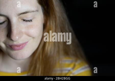 Close-up of young woman with closed eyes Banque D'Images