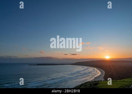 Nouvelle-Zélande, Otago, Tuluku Beach vue depuis Florence Hill Lookout au coucher du soleil Banque D'Images