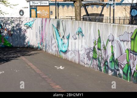 Graffitis sur les murs du métro/passage inférieur à Peterborough Banque D'Images