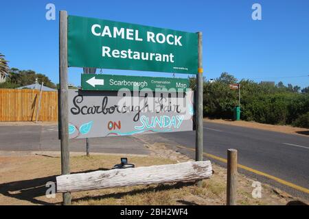 Panneau et panneau du restaurant à la 'exposition de la circonscription' à Scarborough, dans la péninsule du Cap, en Afrique du Sud, en Afrique. Célèbre par la chanson de Simon et Garfunkel. Banque D'Images