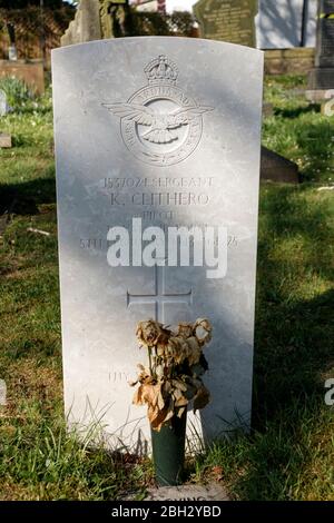 Tombe militaire de guerre dans le cimetière de Brindle Banque D'Images