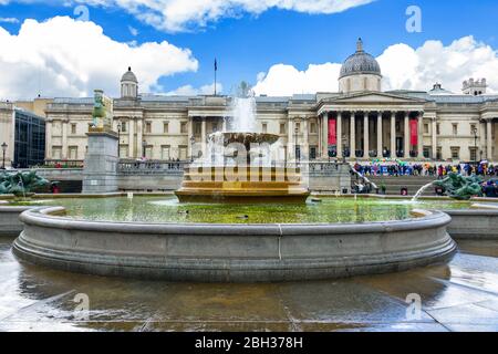 Trafalgar Square Fountain Londres Angleterre Royaume-Uni Capital River Thames Royaume-Uni Europe eu Banque D'Images