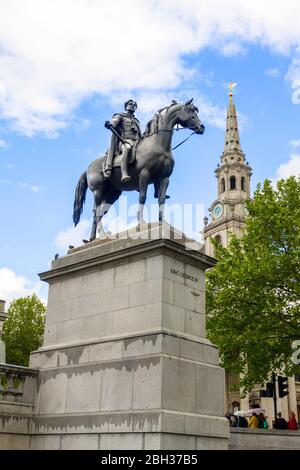 Statue du roi George IV Trafalgar Square Londres Angleterre Royaume-Uni Capital River Thames Royaume-Uni Europe UE Banque D'Images