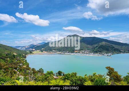 Vue sur le son Pelorus, vers Havelock, de la réserve panoramique de Cullen point, Marlborough Sounds, South Island, Nouvelle-Zélande Banque D'Images