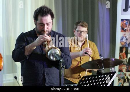 Percy Pursglove, Sara Colman Band, Watermill Jazz Club, Dorking, Surrey, 28 janvier 2020. Banque D'Images