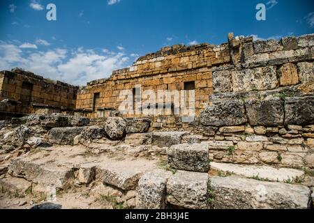 hiérapolis, l'ancien théâtre et le monde entier du monde antique, des pierres et du ciel Banque D'Images