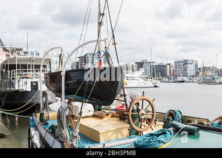 Bateau de sauvetage sur la barge Victor, Ipswich, Suffolk Banque D'Images