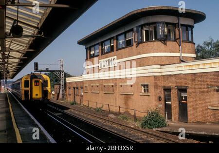 Gare de Woking, Surrey, Royaume-Uni, photo en 1996 Banque D'Images