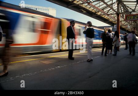 Gare de Woking, Surrey, Royaume-Uni, photo en 1996 Banque D'Images