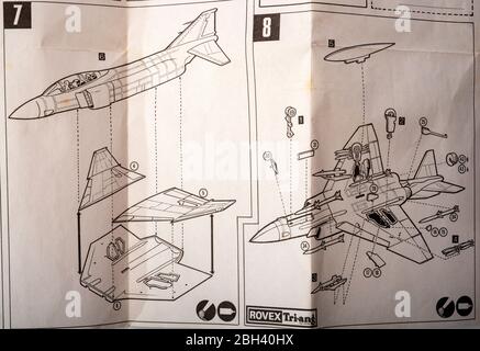 Instructions pour les avions Rovex Tri-ang Phantom F 4 Banque D'Images