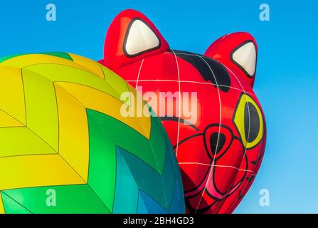 Ballons d'air chaud colorés, Nouveau Mexique, États-Unis Banque D'Images