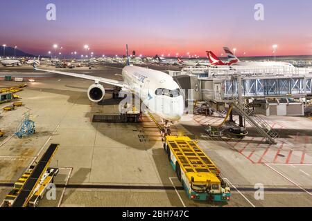 Hong Kong, Chine – 20 septembre 2019 : avion Cathay Pacific Airways Airbus A 350-900 à l'aéroport de Hong Kong (HKG) en Chine. Banque D'Images