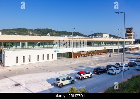 Skiathos, Grèce - 31 juillet 2019 : Terminal de l'aéroport de Skiathos (JSI) en Grèce. Banque D'Images