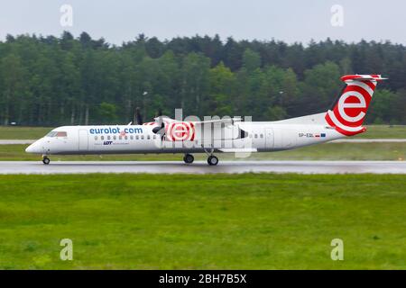 Gdansk, Pologne – 28 mai 2019 : LOT Polskie Lie Lotnicze Bombardier DHC-8-400 avion à l'aéroport de Gdansk (GDN) en Pologne. Banque D'Images