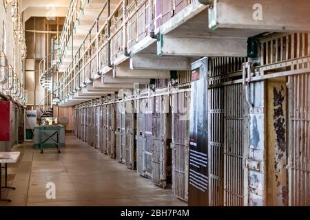 A l'intérieur du bâtiment Cellhouse, San Francisco California USA, 30 mars 2020, vous vous bloquera de la prison de l'île d'Alcatraz Banque D'Images