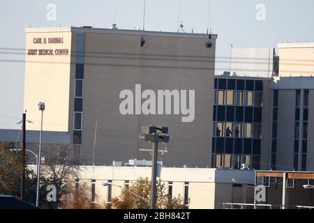 Fort Hood Texas États-Unis, 5 novembre 2009 : États-Unis Centre médical de poste de l'armée, où le tireur accusé Nidal Malik Hasan a tué 13 personnes et a blessé des dizaines d'autres personnes dans une clinique à l'intérieur de l'hôpital. ©Bob Daemmrich Banque D'Images