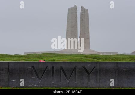 Crête de Vimy, Arras, France : 19 novembre 2012 : le Monument commémoratif national du Canada de la crête de Vimy commémore plus de 11 000 hommes de la Force expéditionnaire canadienne Banque D'Images