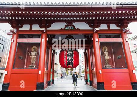 Le Japon, Honshu, Tokyo, Asakusa, Temple Sensoji, Kaminarimon Gate Banque D'Images