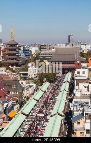 Le Japon, Honshu, Tokyo, Asakusa, la Rue Commerçante Nakamise et Temple Sensoji Banque D'Images