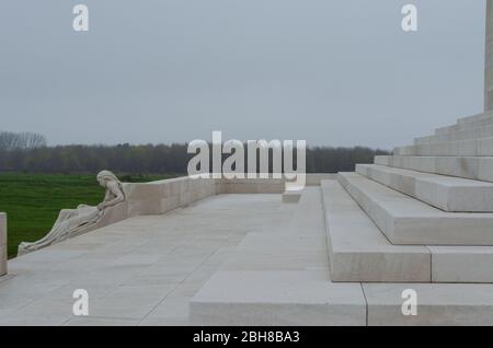 Crête de Vimy, Arras, France : 19 novembre 2012 : le Monument commémoratif national du Canada de la crête de Vimy commémore plus de 11 000 hommes de la Force expéditionnaire canadienne Banque D'Images