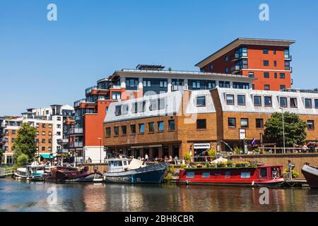 L'Angleterre, Londres, Kingston-upon-Thames, Riverfront Skyline Banque D'Images