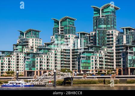 L'Angleterre, Londres, Vauxhall, St George Wharf Complexe résidentiel Appartement Riverside Banque D'Images