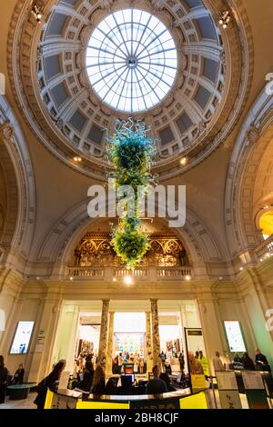 L'Angleterre, Londres, Knightsbridge, Victoria and Albert Museum, hall d'entrée principale Banque D'Images