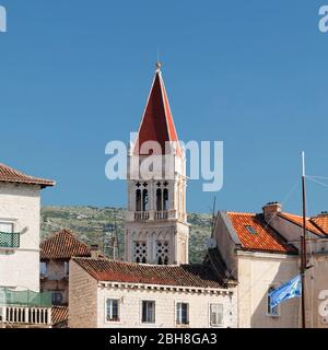 Tour de la cathédrale Laurentius, Trogir, site classé au patrimoine mondial de l'UNESCO, Dalmatie, Croatie Banque D'Images