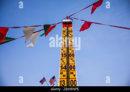 USA, Nouvelle-Angleterre, Massachusetts, Cape Ann, Gloucester, Saint Peters Fiesta, traditionnel italien Fishing Community Festival, carnaval, a frappé la cloche avec un jeu de marteau Banque D'Images